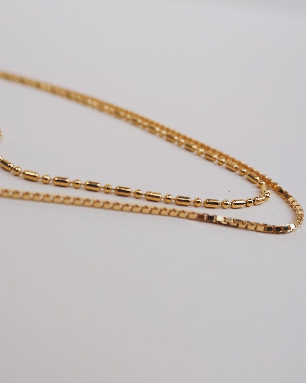 Bead chain gold in 42 cm cm from the Faces collection. Hasla Jewelry, Norwegian design.